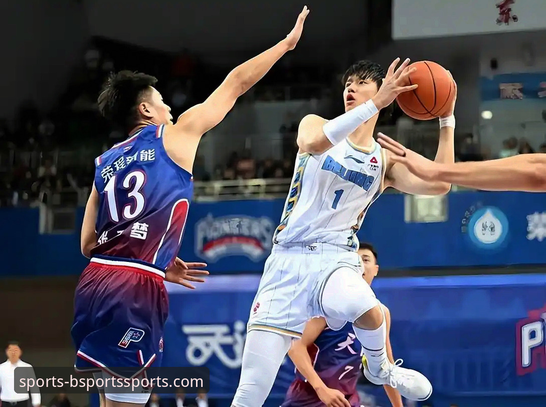 上海男篮豪取12连胜巩固榜首，B体育平台高清直播见证攻防统治力